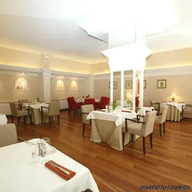 De La Muse Et Du Rozier