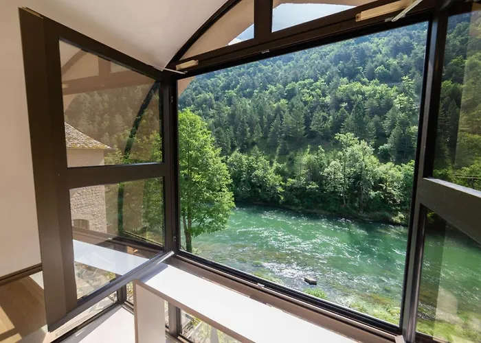 Hotel De La Muse Et Du Rozier Le Rozier